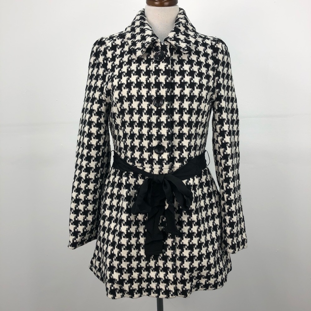 Forever 21 B&W Soft Houndstooth Belted Pea Coat